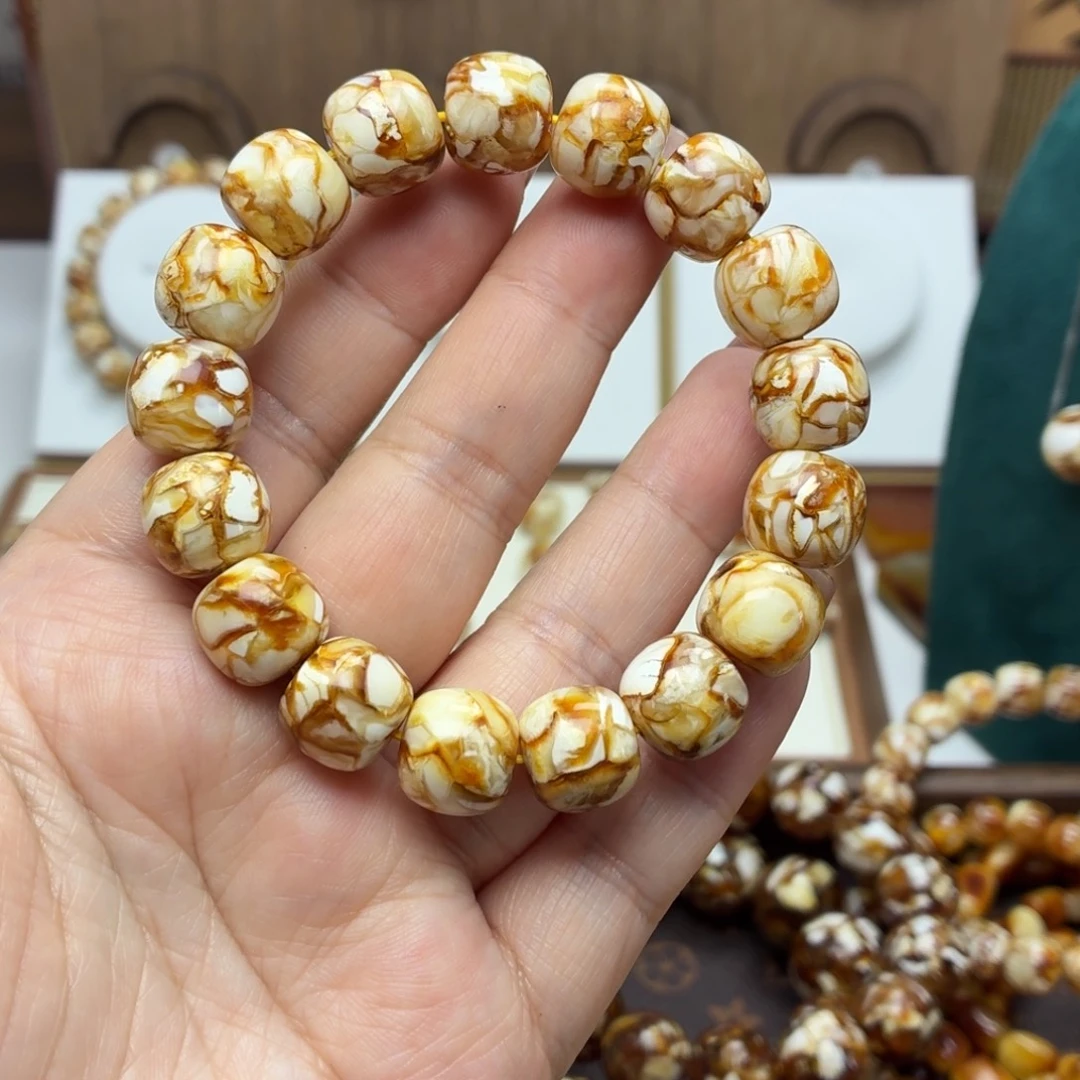 于***攀12mm沁色精工老型手串一条