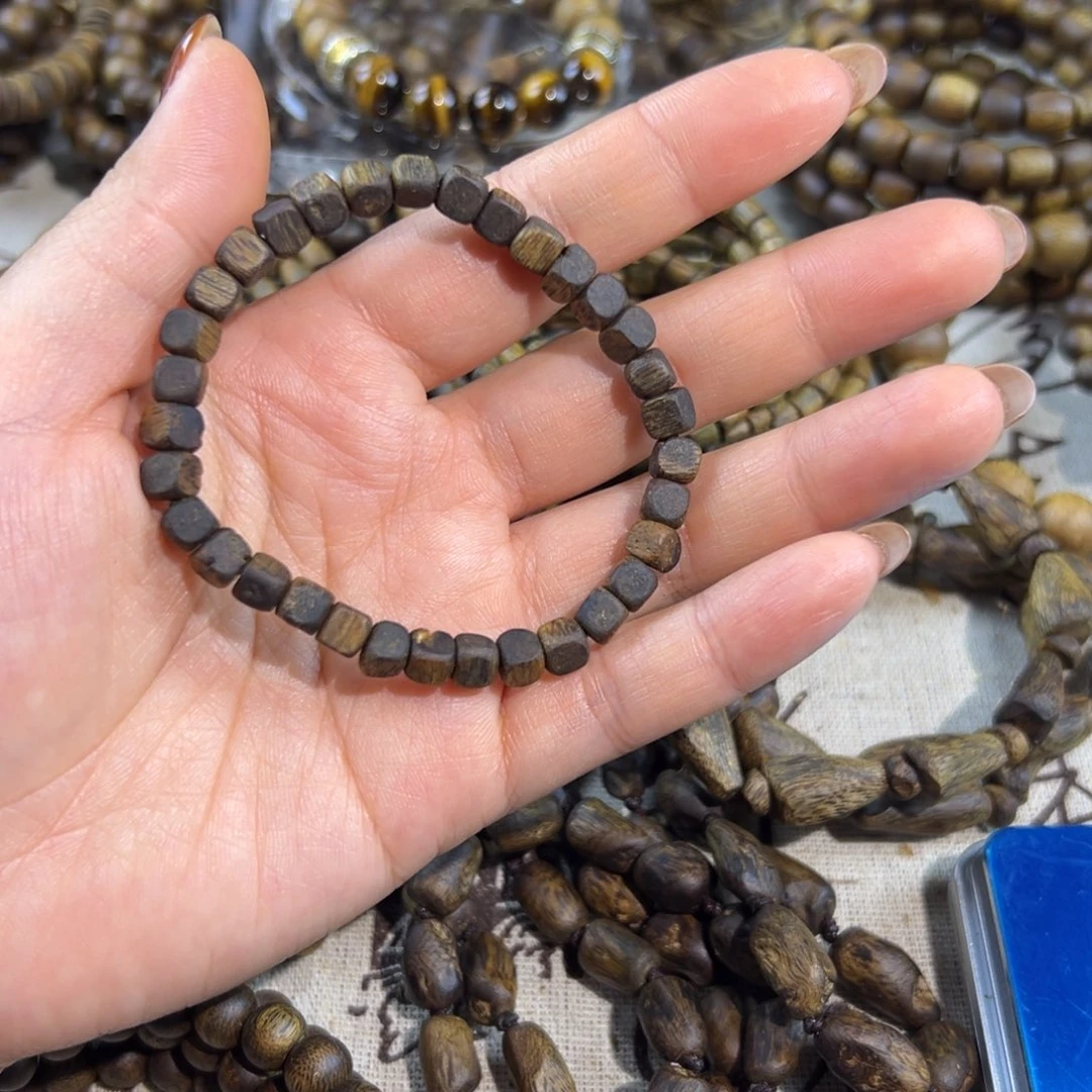 沉香沉香碎屑小方糖