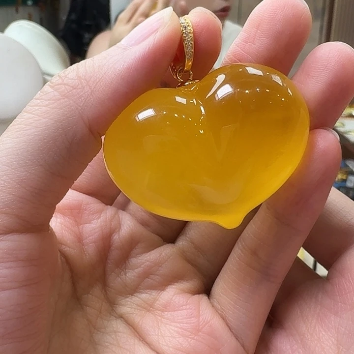 琥珀未镶嵌颈饰吊坠