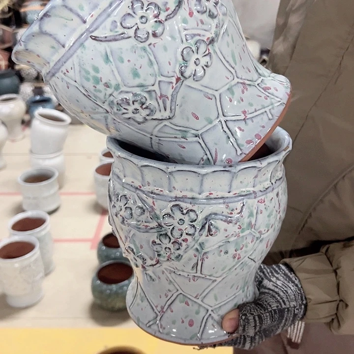 高度20厘米口18厘米