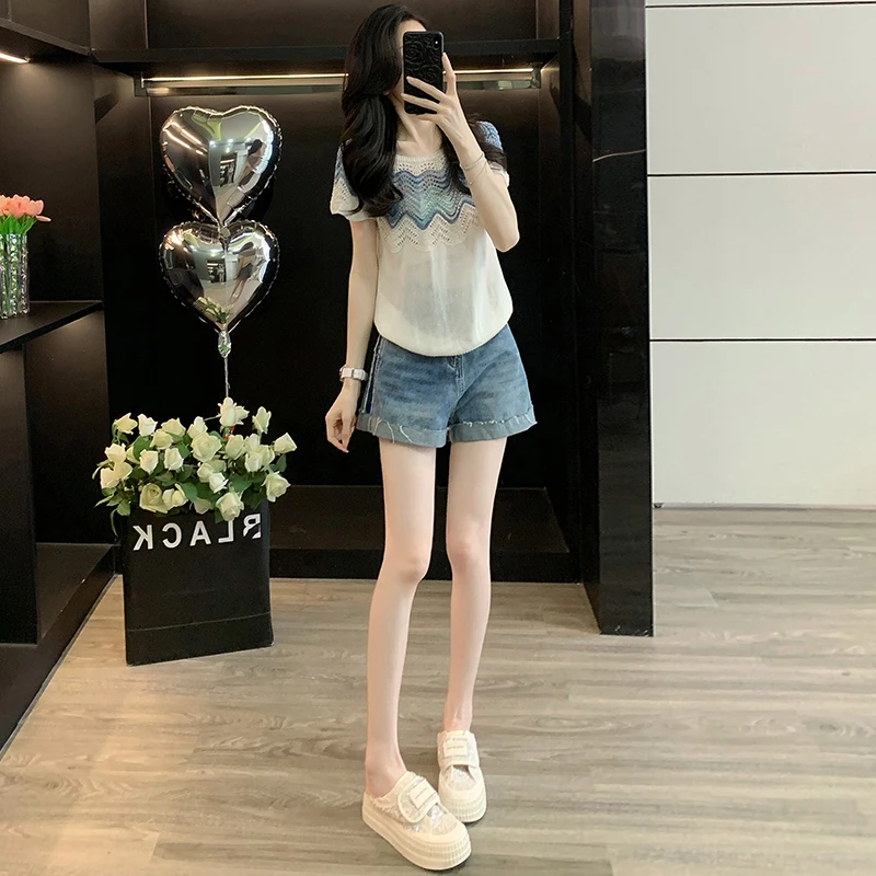 搭配一整套夏装薄款冰丝镂空针织短袖上衣蓝色牛仔短裤两件套女装