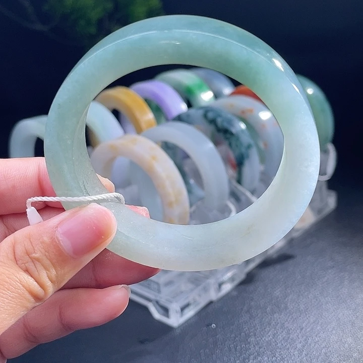 定制翡翠未镶嵌翡翠手镯