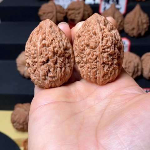 文玩核桃全品高壮蒜头尺36