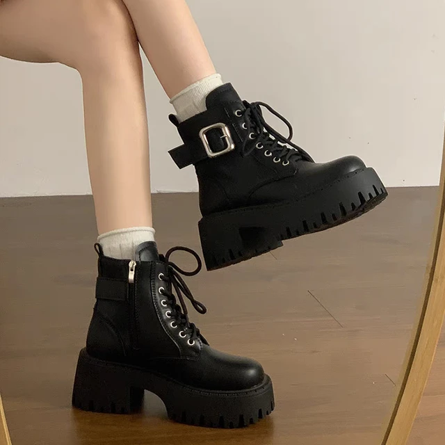 厚底英伦风马丁靴女款2025春季新款网红爆款小个子增高黑色短靴子