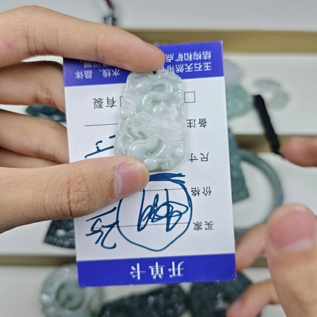 翡翠未镶嵌颈饰11111111111111111