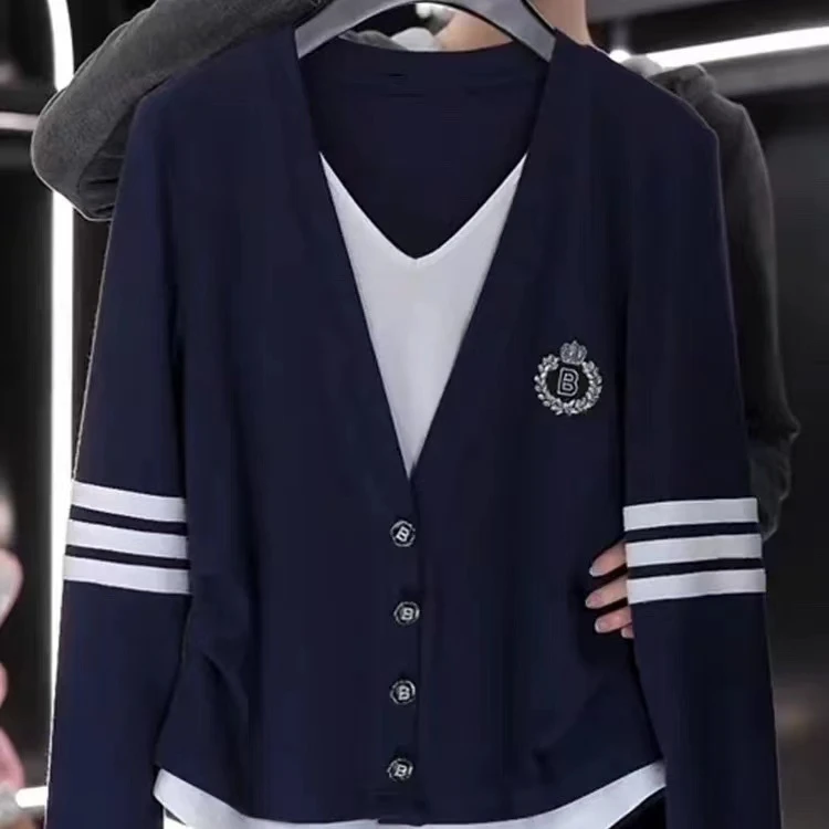 24年感减龄印花徽章拼接假两件打底衫Q24CD1880