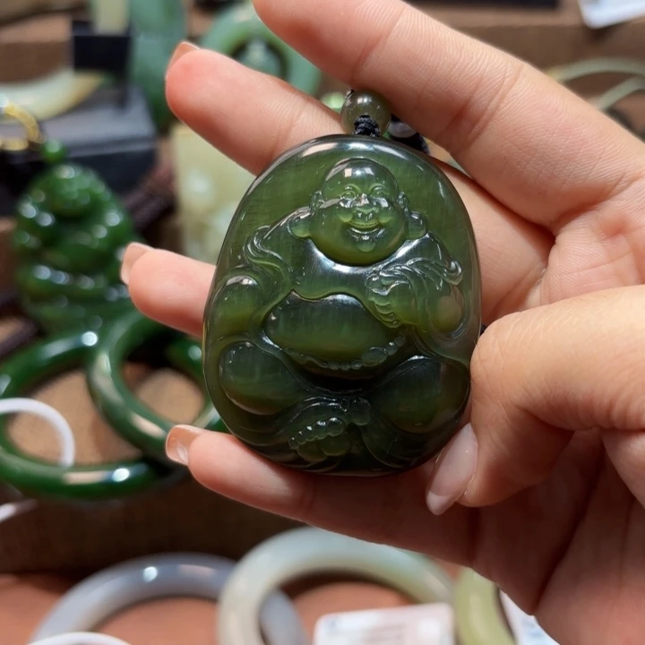 颈饰未镶嵌和田玉（碧玉）