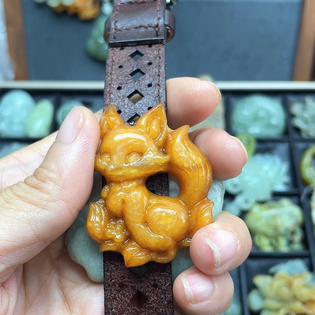 海***话蛇纹石玉未镶嵌颈饰