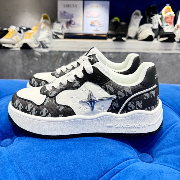 十年SINCENOW新赛诺2025四季男士轻奢时尚舒适百搭休闲低帮板鞋