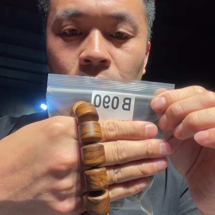 大叶紫檀（黑酸枝木类）090