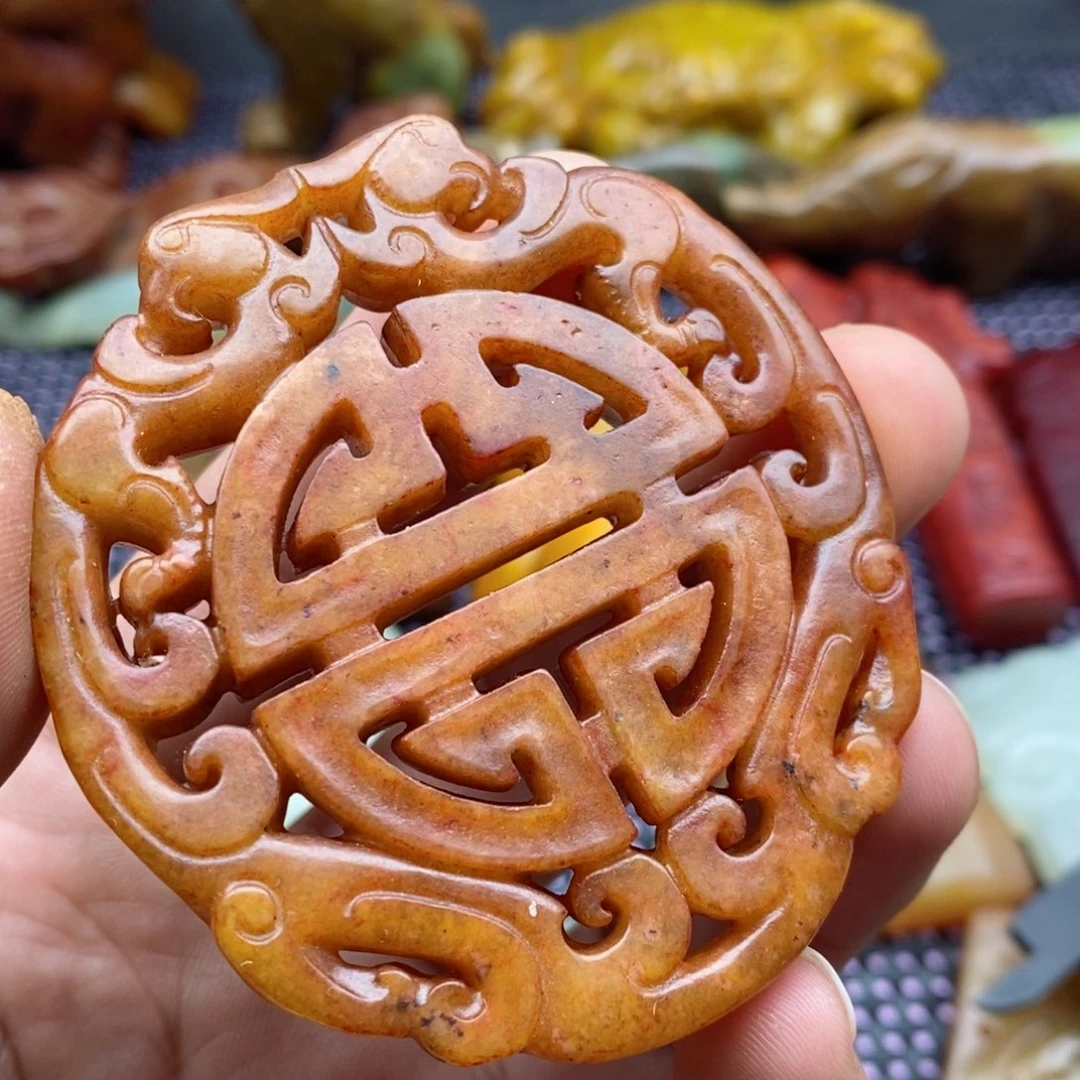 蛇纹石玉颈饰未镶嵌