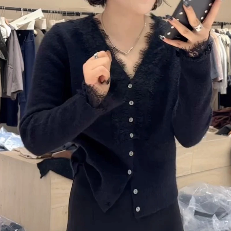 秋冬设计感长袖单排扣拼接款小蛮腰蕾丝开衫LK2506908