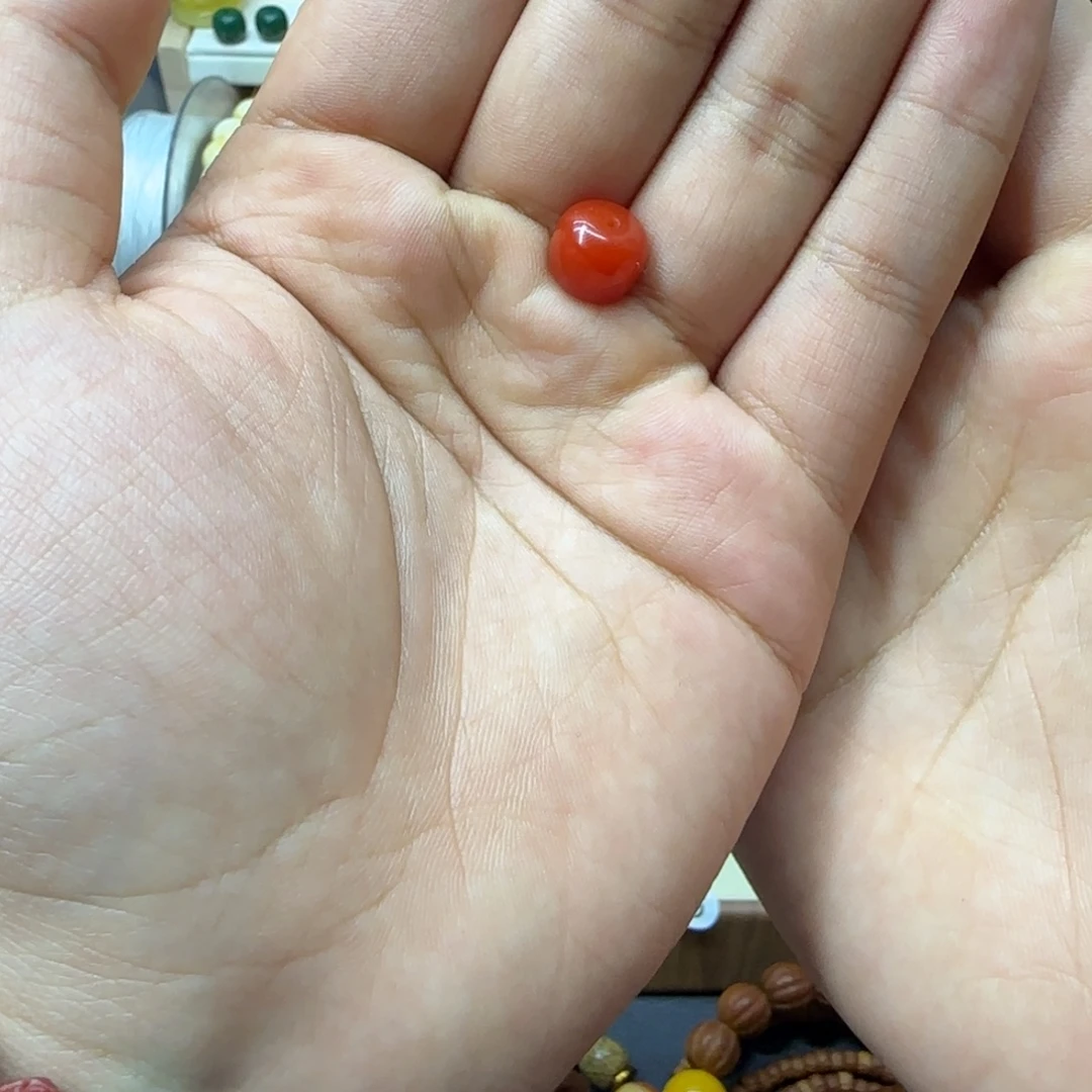 顺***虞琥珀未镶嵌裸石..
