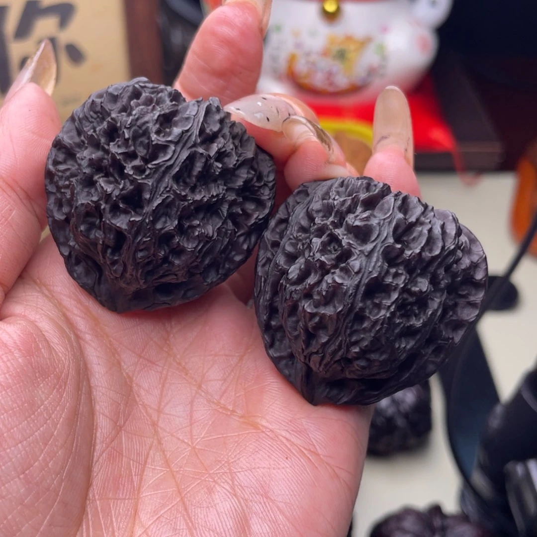 文玩核桃吊坠小三角疆