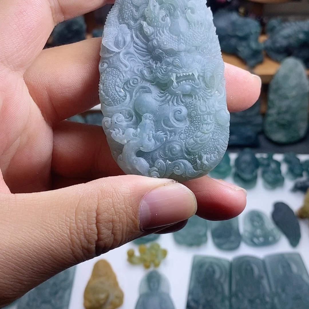 定制翡翠未镶嵌龙牌