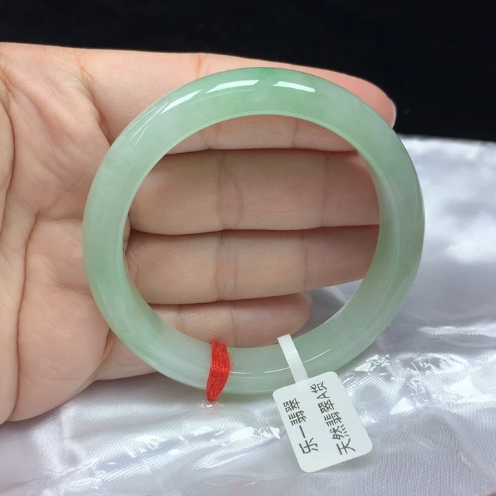 翡翠手镯未镶嵌正圈57.2