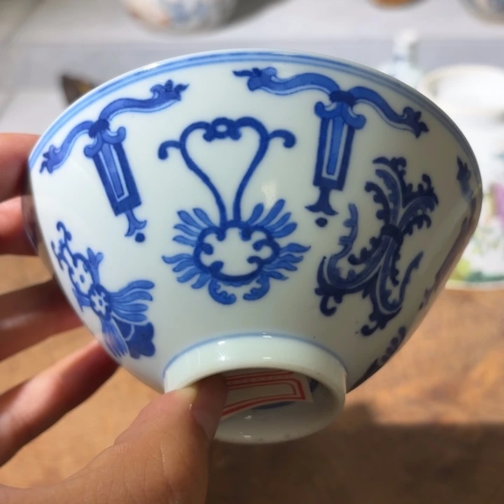 北***公摆件精美的陶瓷摆件……