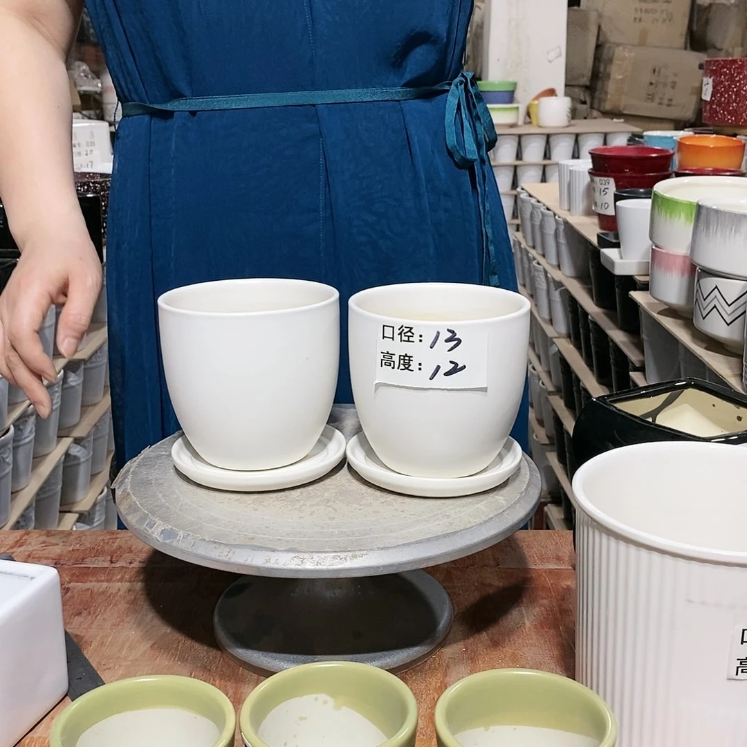 【闪购商品】微瑕花盆-两个白色带托盘