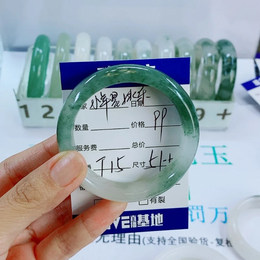 【闪购商品】未镶嵌手镯石英质玉T15