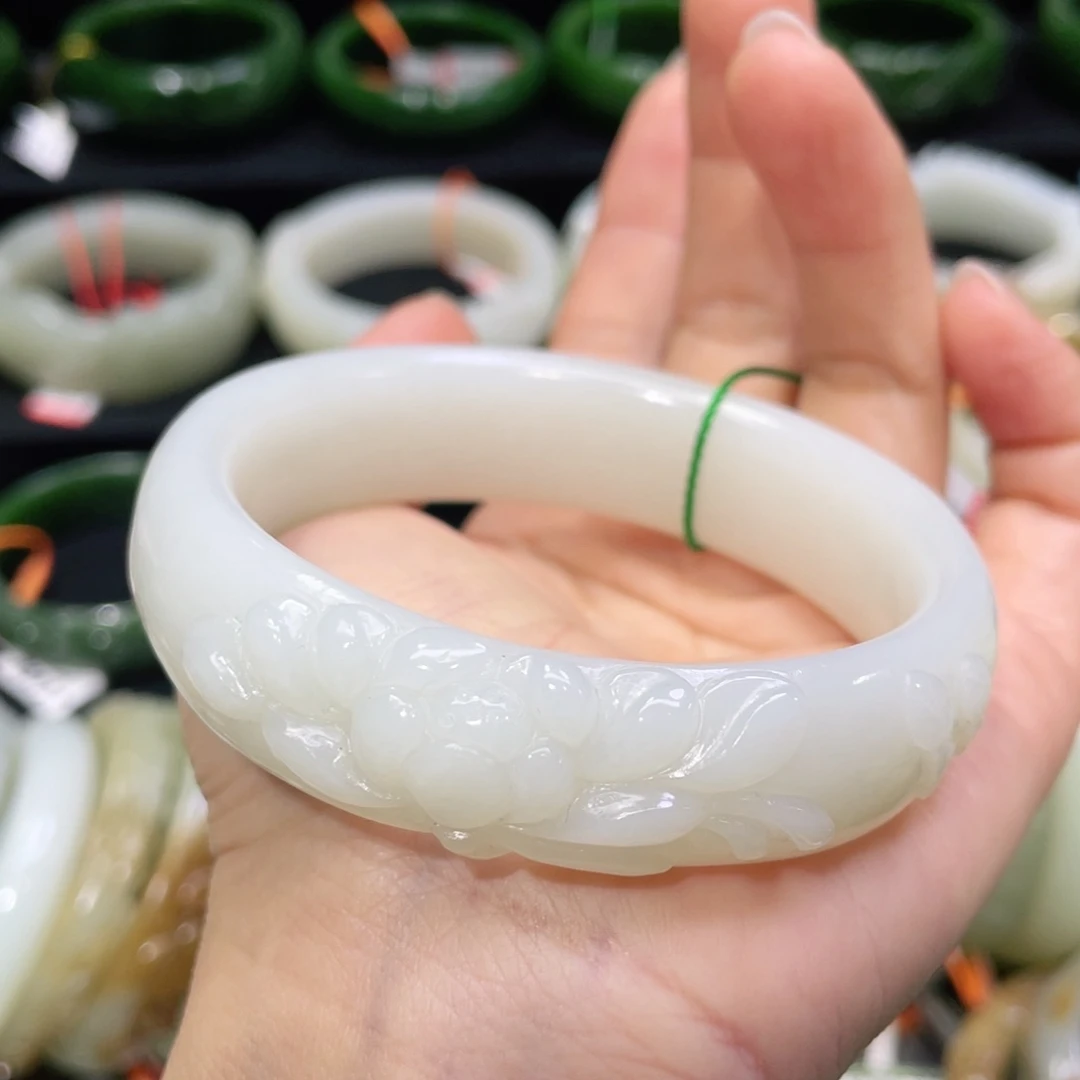 未镶嵌手镯和田玉15