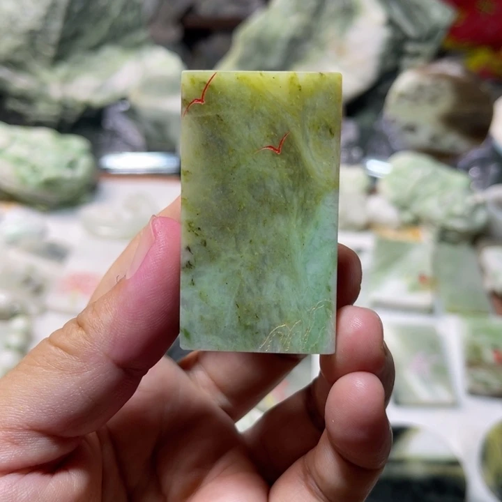 独山玉未镶嵌颈饰