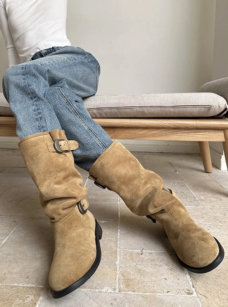 unfolio新品25早春新款金属搭扣堆堆靴麂皮圆头中筒靴两穿靴16924