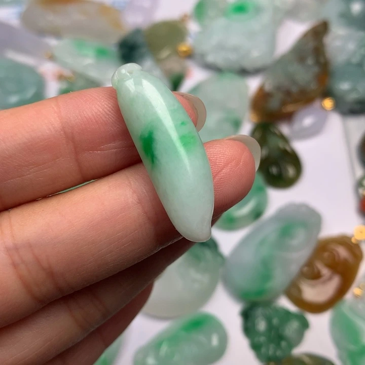翡翠未镶嵌颈饰翡翠
