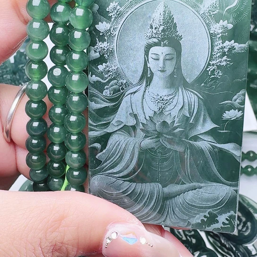 翡翠未镶嵌颈饰多样性发其一