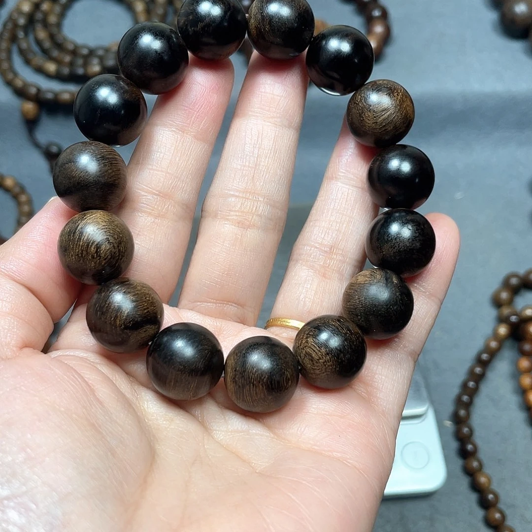 沉香手串白棋瘤疤1.5