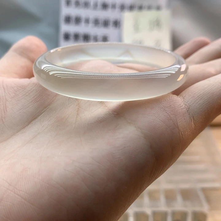 玛瑙/玉髓手镯未镶嵌7***i