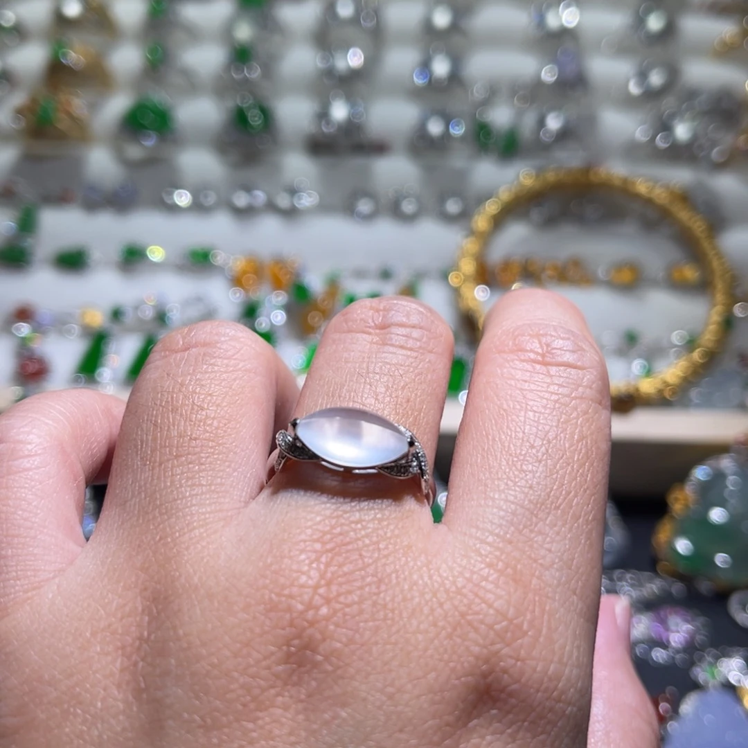 翡翠戒指18K金镶嵌马眼戒指