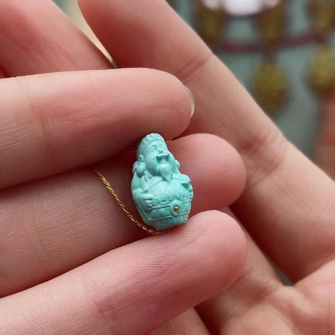 绿松石颈饰未镶嵌