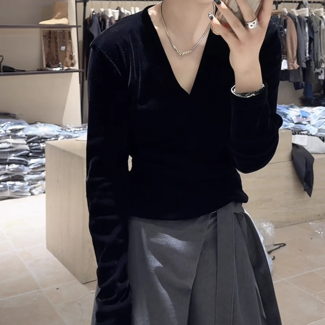 设计感轻奢秋季长袖V领T恤女2025新款秋季显瘦简约气质时尚上衣