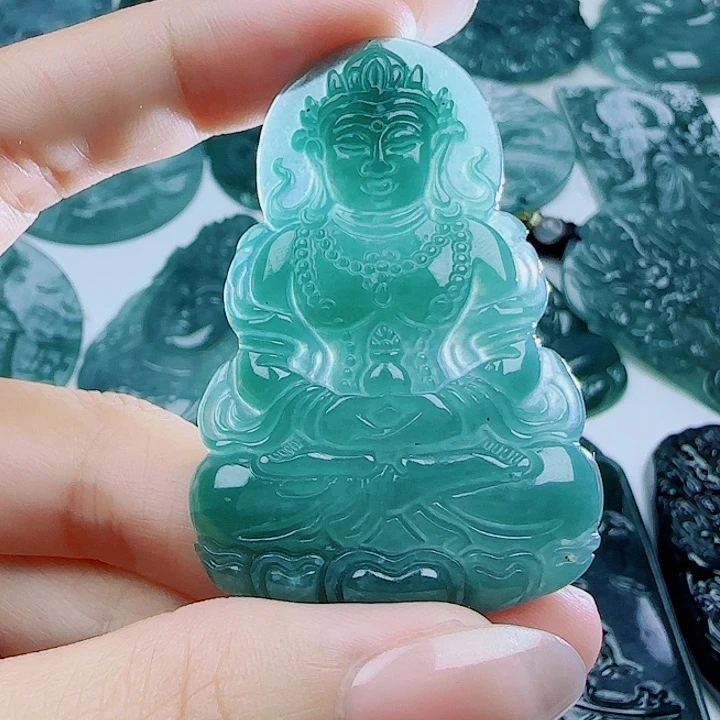 翡翠未镶嵌颈饰多样性发货天然的A货翡翠