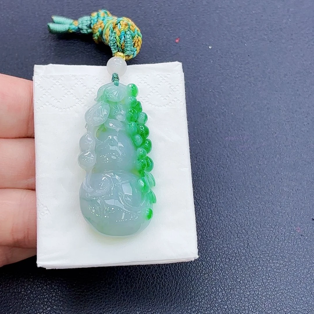 翡翠未镶嵌颈饰精品•葫芦吊坠
