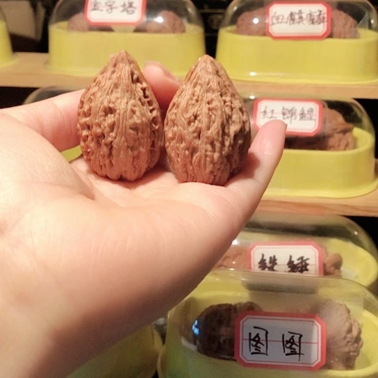 文玩核桃吊坠小坐佛