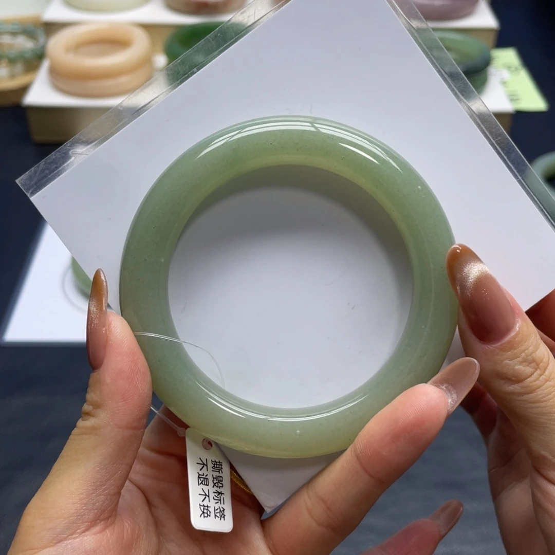 未镶嵌手镯石英质玉听*.