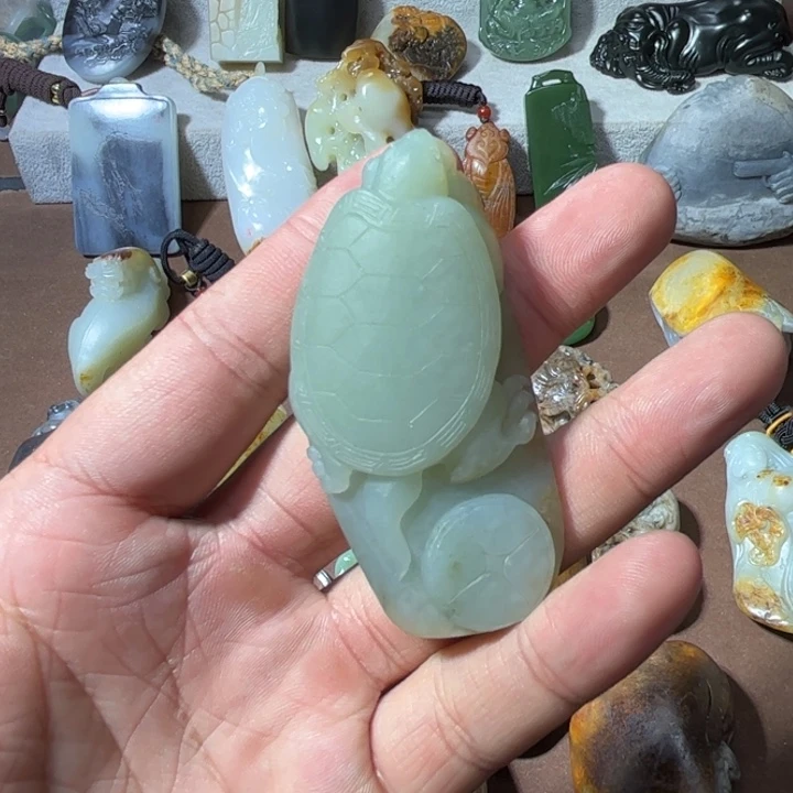 和田玉未镶嵌把件