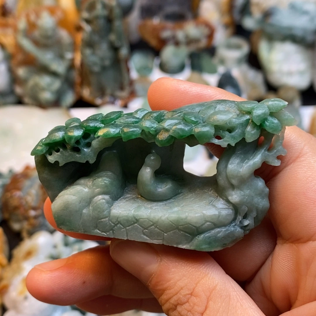 定制翡翠未镶嵌特色2