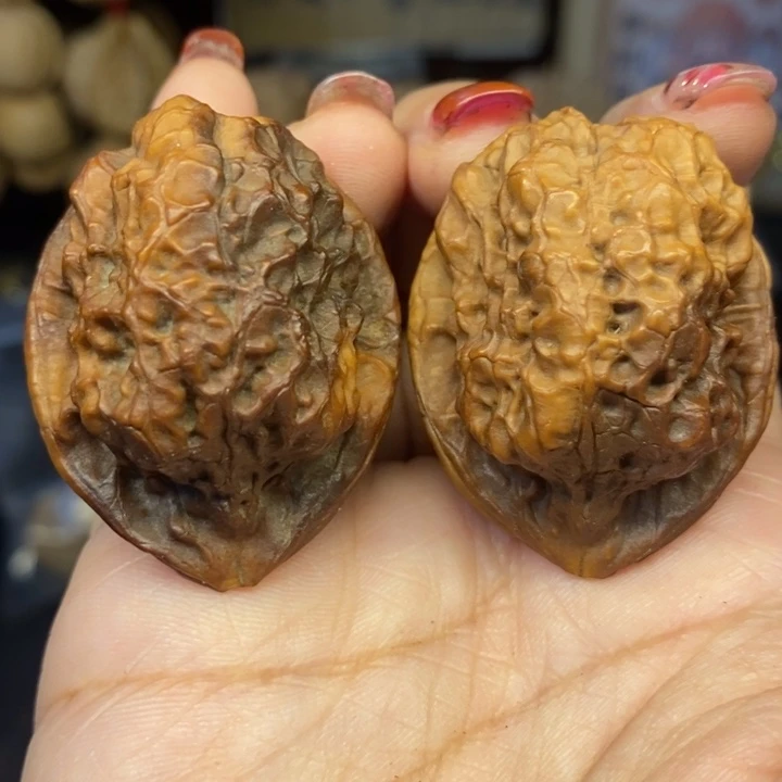 文玩核桃吊坠41七彩领头羊