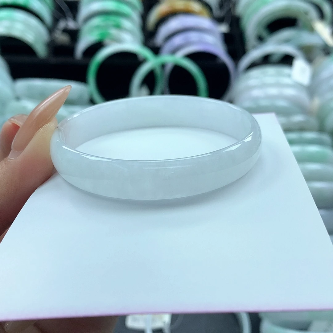 未镶嵌手镯翡翠公主