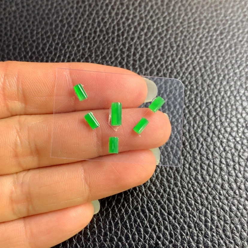 【闪购商品】翡翠吊坠(不含链)未镶嵌