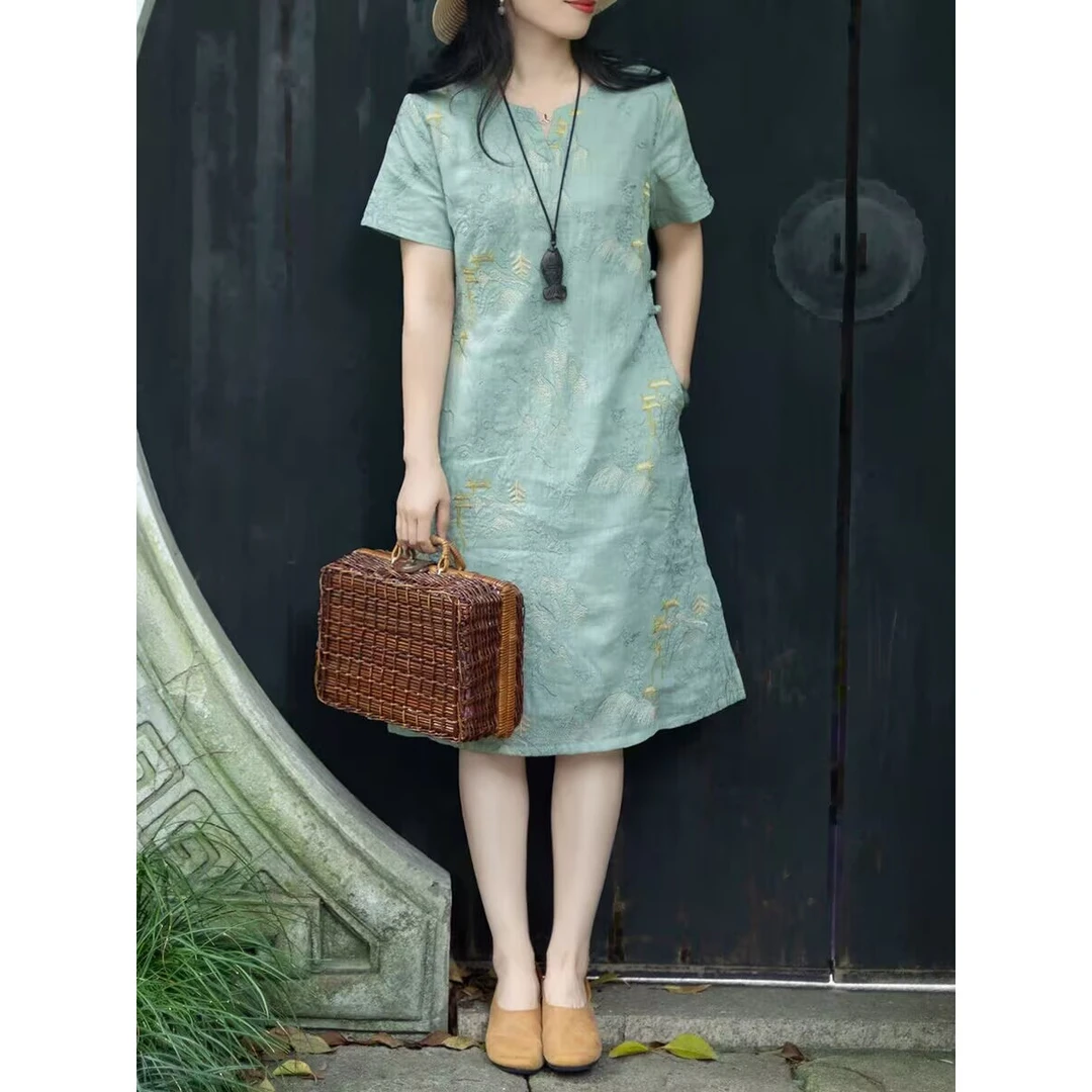 夏季新款清新质感国风苎麻刺绣连衣裙女复古V领盘扣新中式短袖裙