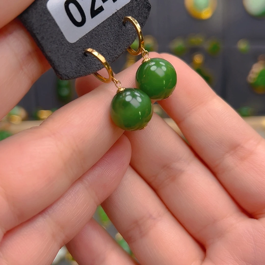 和田玉18K金镶嵌耳饰