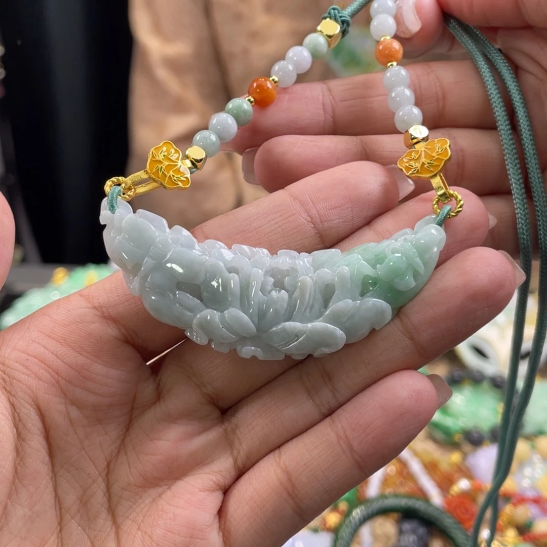 翡翠颈饰未镶嵌代编织