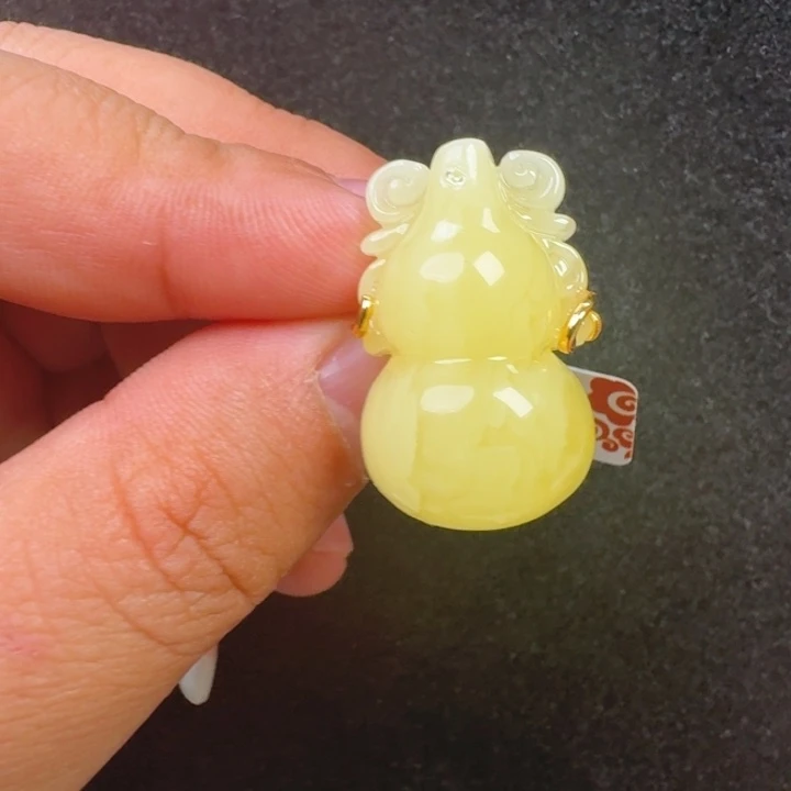 蜜蜡未镶嵌珠宝奇石