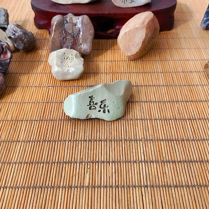 卡***️原石雕刻工艺品手把摆件