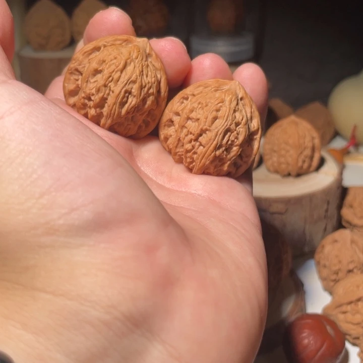 文玩核桃吊坠原树盘云小帽34