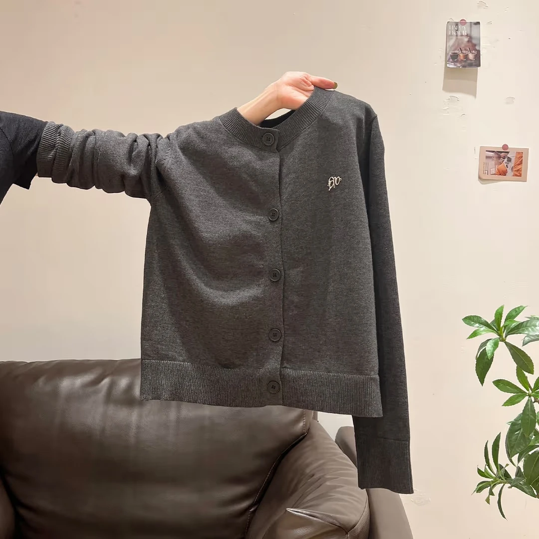 小婉薇韩式秋冬新款灰色刺绣圆领加厚长袖针织开衫宽松外套上衣女