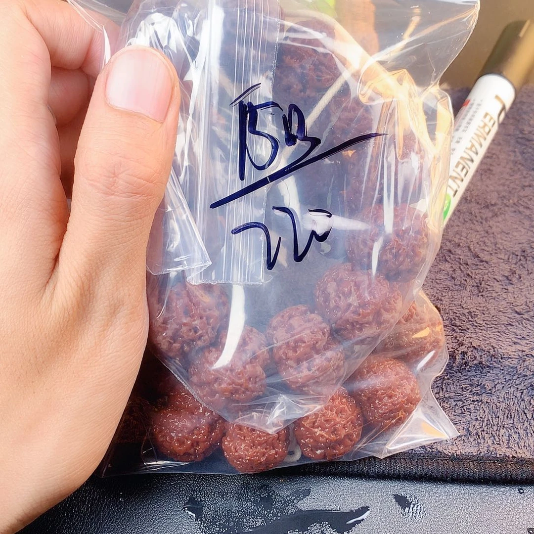 哈***。金刚菩提吊坠15————-